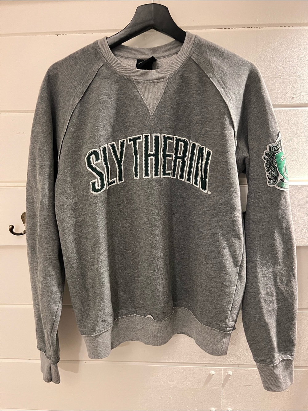 Harry Potter Gray Slytherin College Style Crew Neck Sweatshirt. Sz. M.